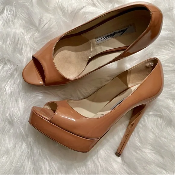 Brian Atwood Tan Heels - Peep toe Pump 7.5 - Picture 8 of 9